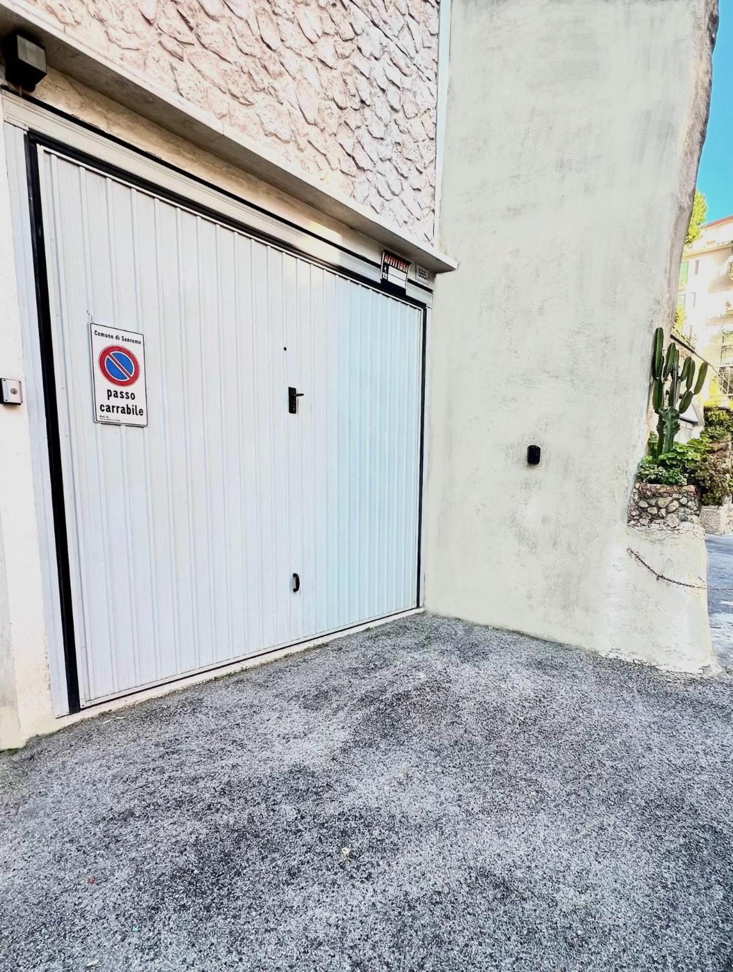Il Giardino Del Comandante - Trilocale Con Garage Apartman San Remo Kültér fotó